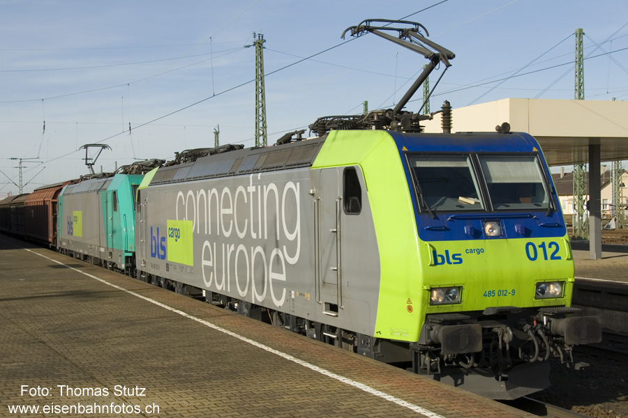 Re 485 + Mietlok BR 185
