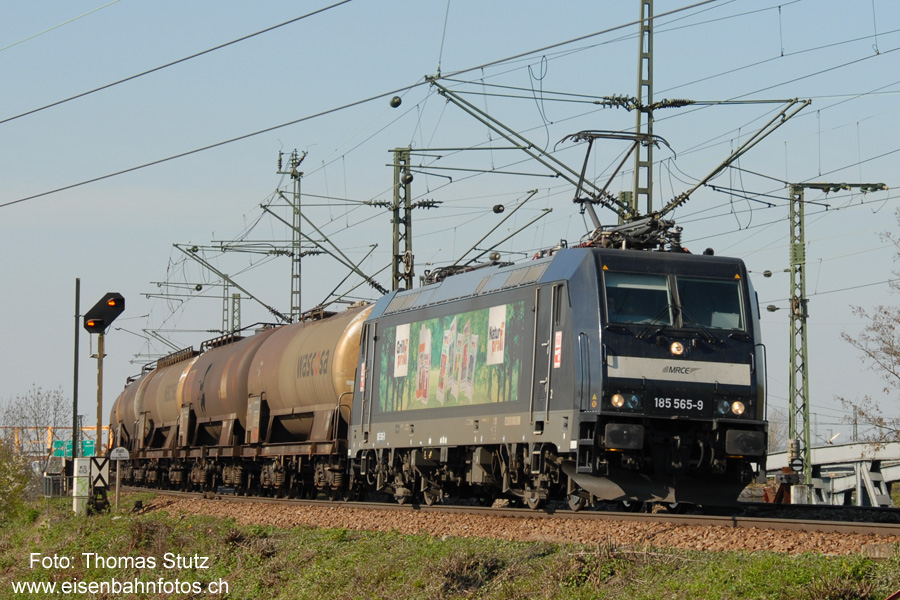 HGK 185 565-9 mit Werbung
