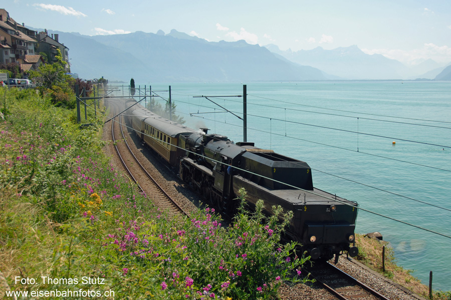 Dampflok 52 221
Auf der Fahrt von Sierre über Neuchâtel nach St-Sulpice fährt die Dampflok 52 221 [url=http://www.vvt.ch](VVT - Vapeur Val-de-Travers)[/url] dem Genfersee entlang.
