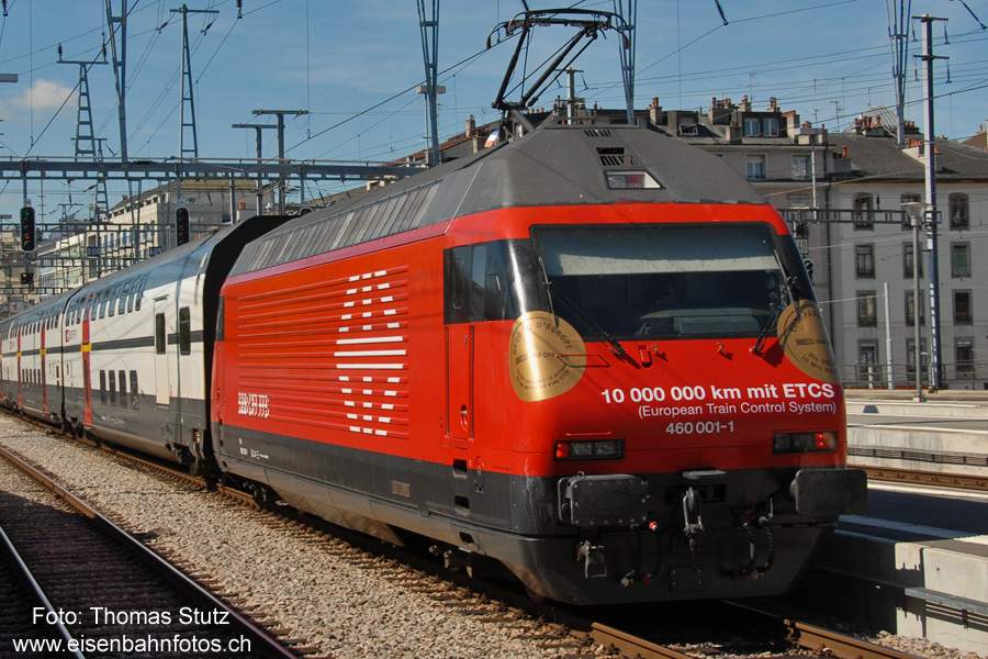 Re 460 "10 Mio km mit ETCS"
Inzwischen haben die Züge auf der NBS Mattstetten - Rothrist und im Lötschbergtunnel bereits
über 10 Mio km im ETCS-Betrieb zurückgelegt. Dies gilt als Europa-Rekord in ETCS-Erfahrung.
