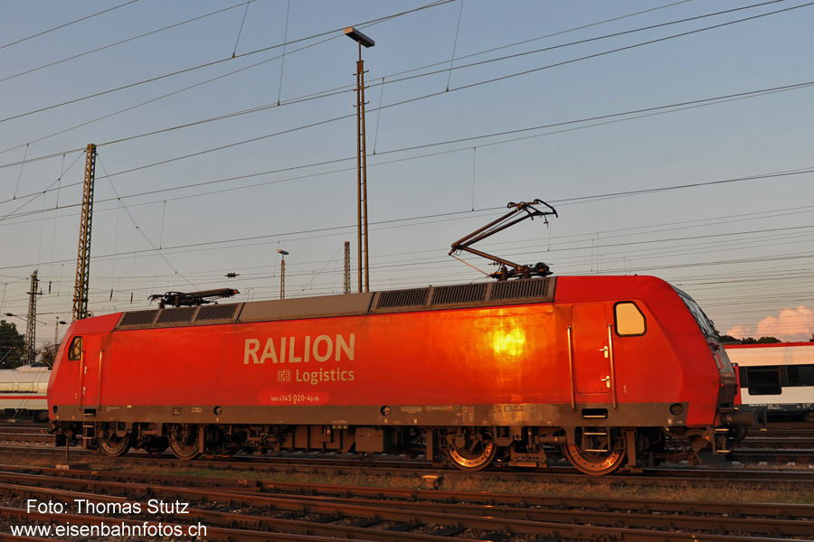 Sonnenspiegelung auf BR 145
