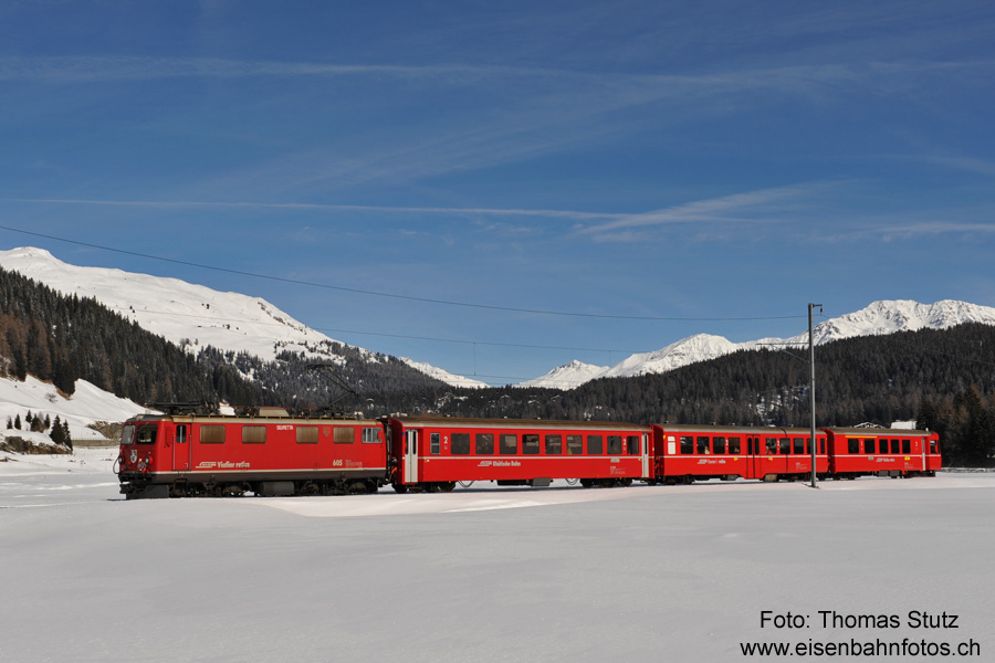 Ge 4/4 I 605 mit Wintersportzug
