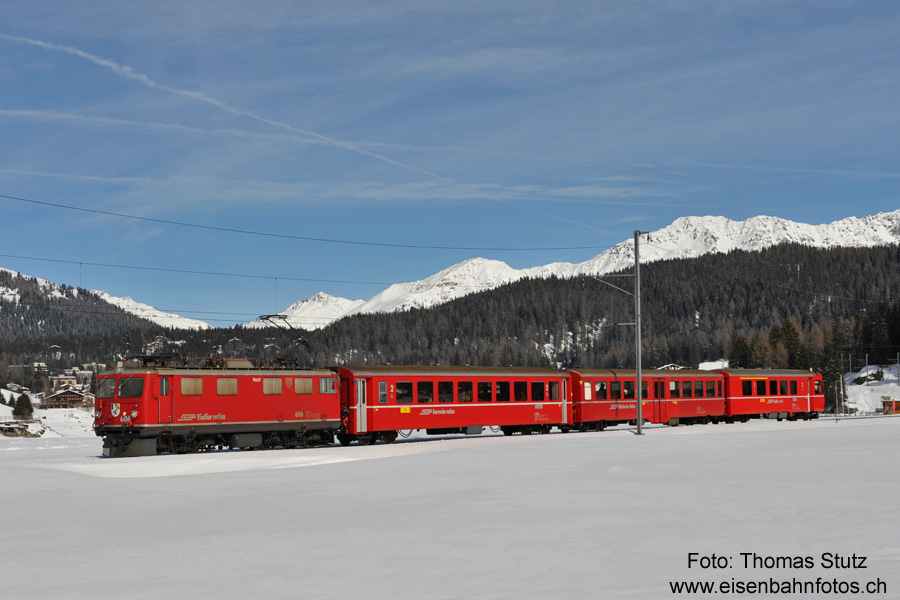 Ge 4/4 I 606 mit Wintersportzug
