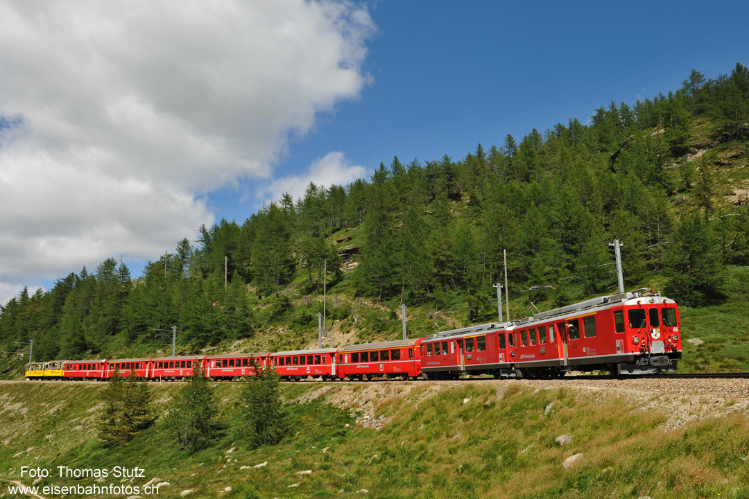 2 ABe 4/4 II mit Regionalzug
