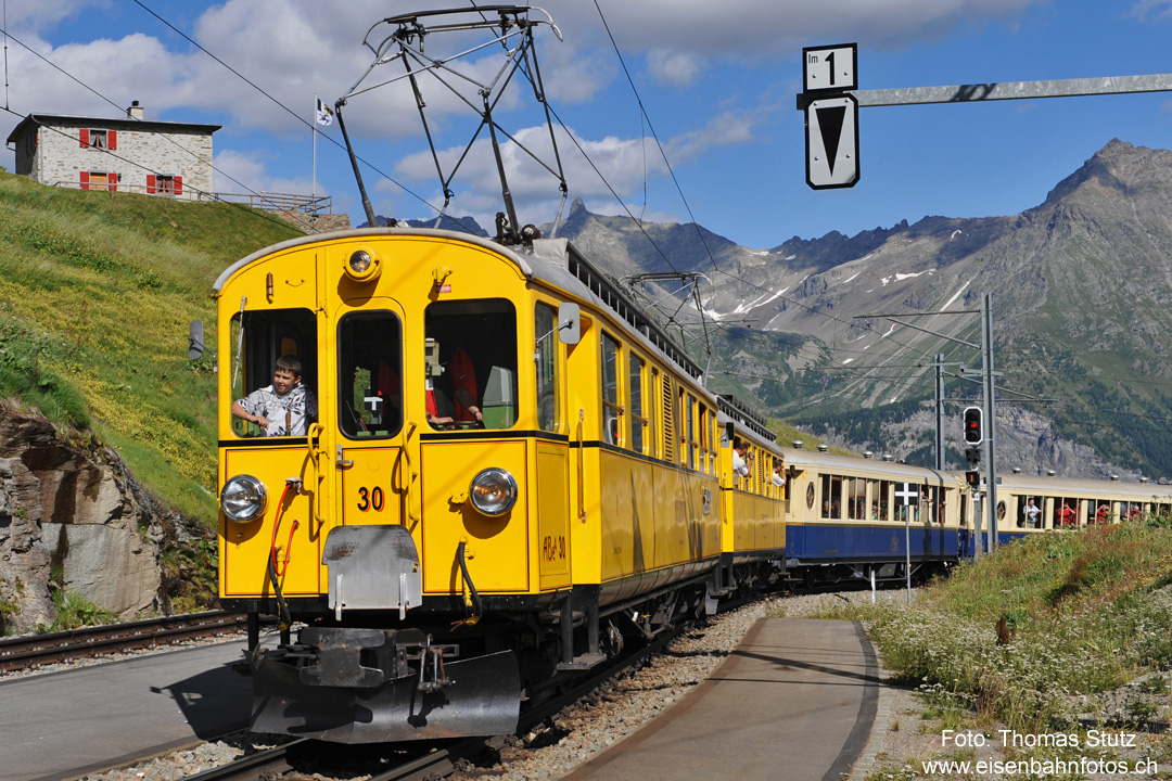 Einfahrt in Alp Grüm
