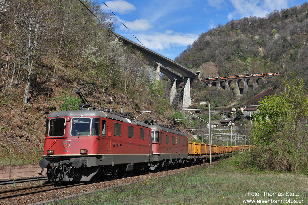 2 Ganzzüge Richtung Süden
