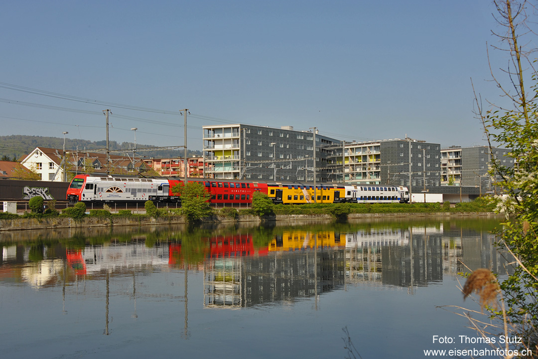 DPZ mit bunter ZVV-Werbung
