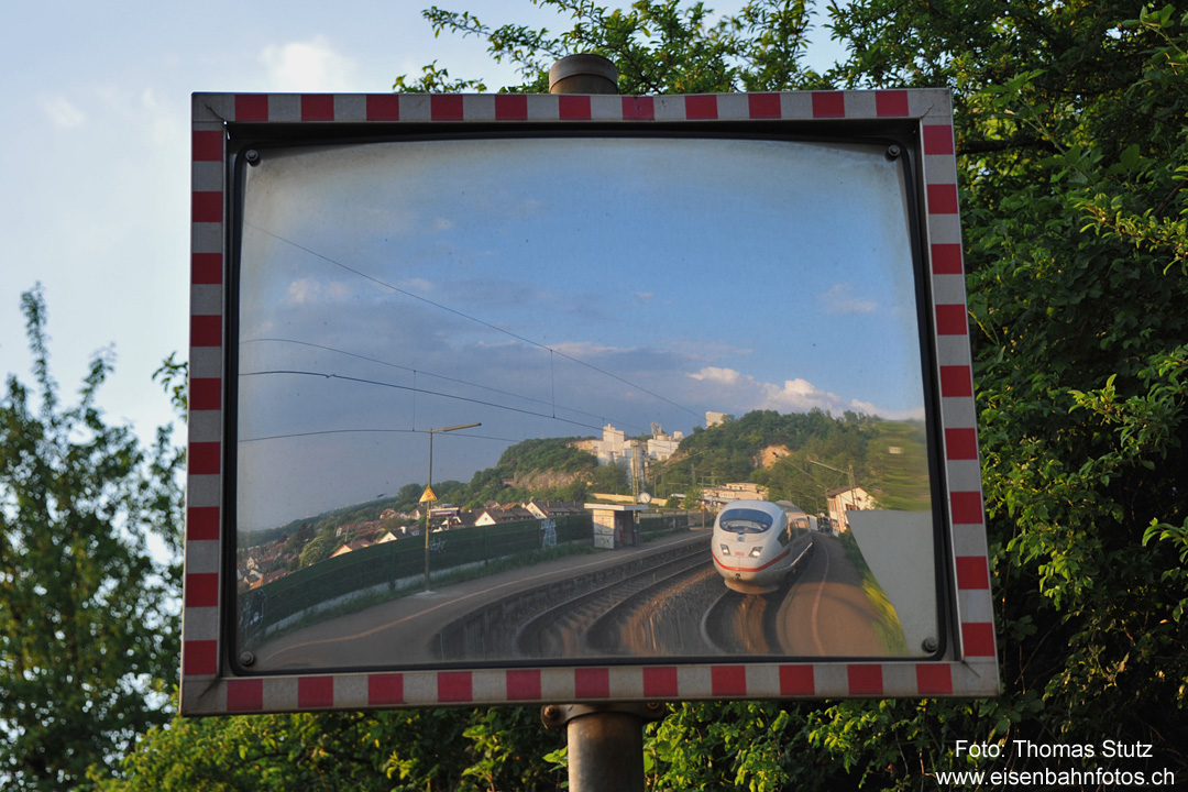 Durchfahrt im Spiegel
