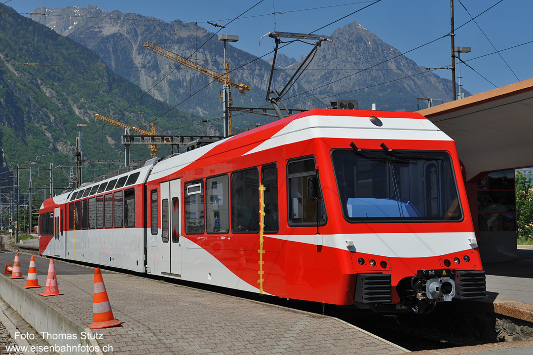 neues Fahrzeug TMR
Im April wurde ein neues (von Stadler gebautes) Fahrzeug für TMR abgeliefert. Es hat mit einer Testfahrt soeben den Bahnhof Martigny erreicht.
