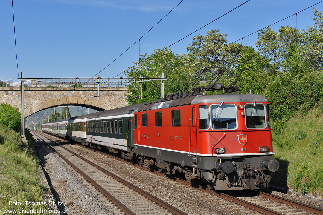 weitere Re 4/4 II mit IR
