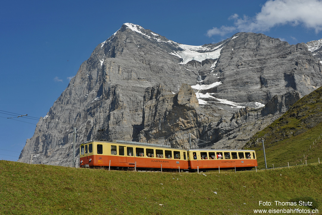 BDhe 2/4 mit Eiger
