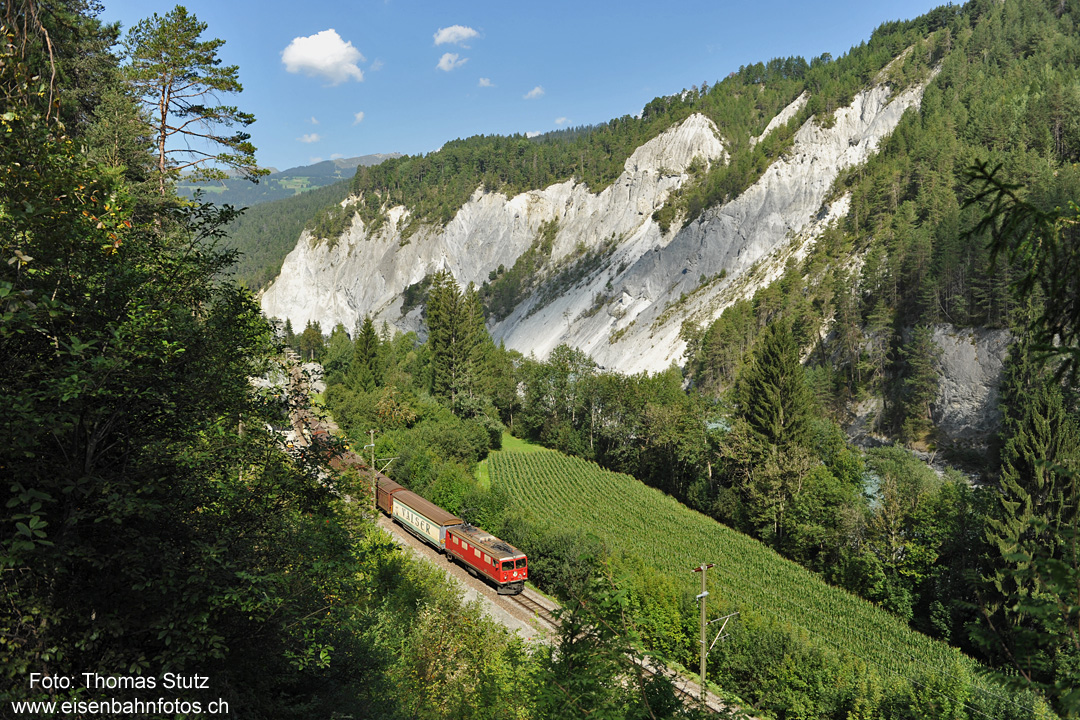 Ge 4/4 I mit Güterzug
