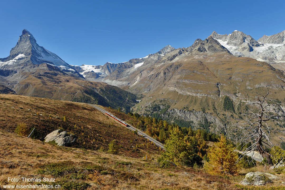 Bhe 4/6 mit Bergpanorama
