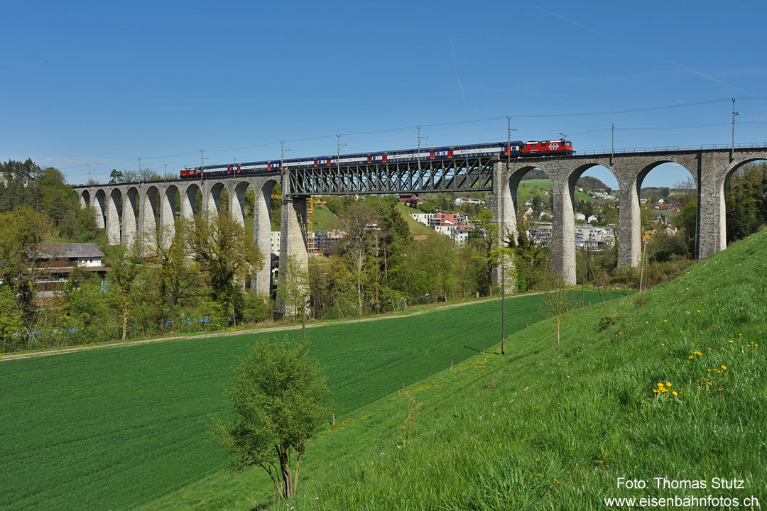 HVZ-Dosto auf dem Viadukt
