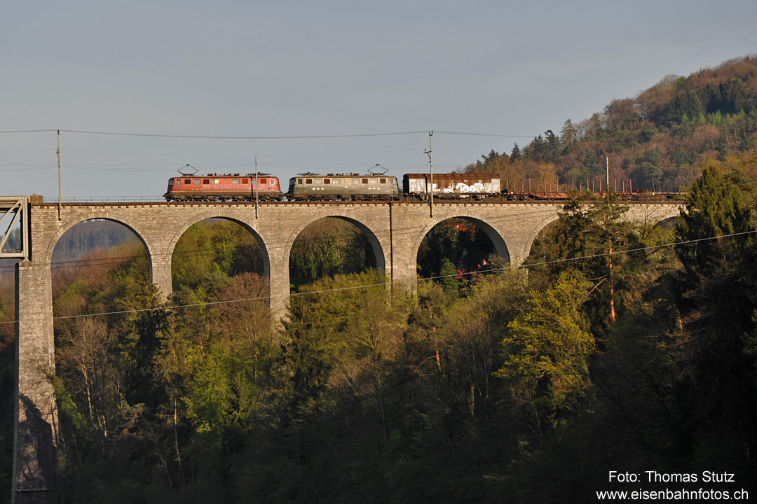 rote und grüne Ae 6/6
