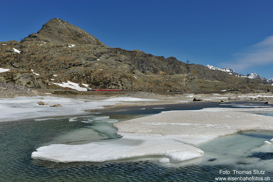 letztes Eis im Wasser

