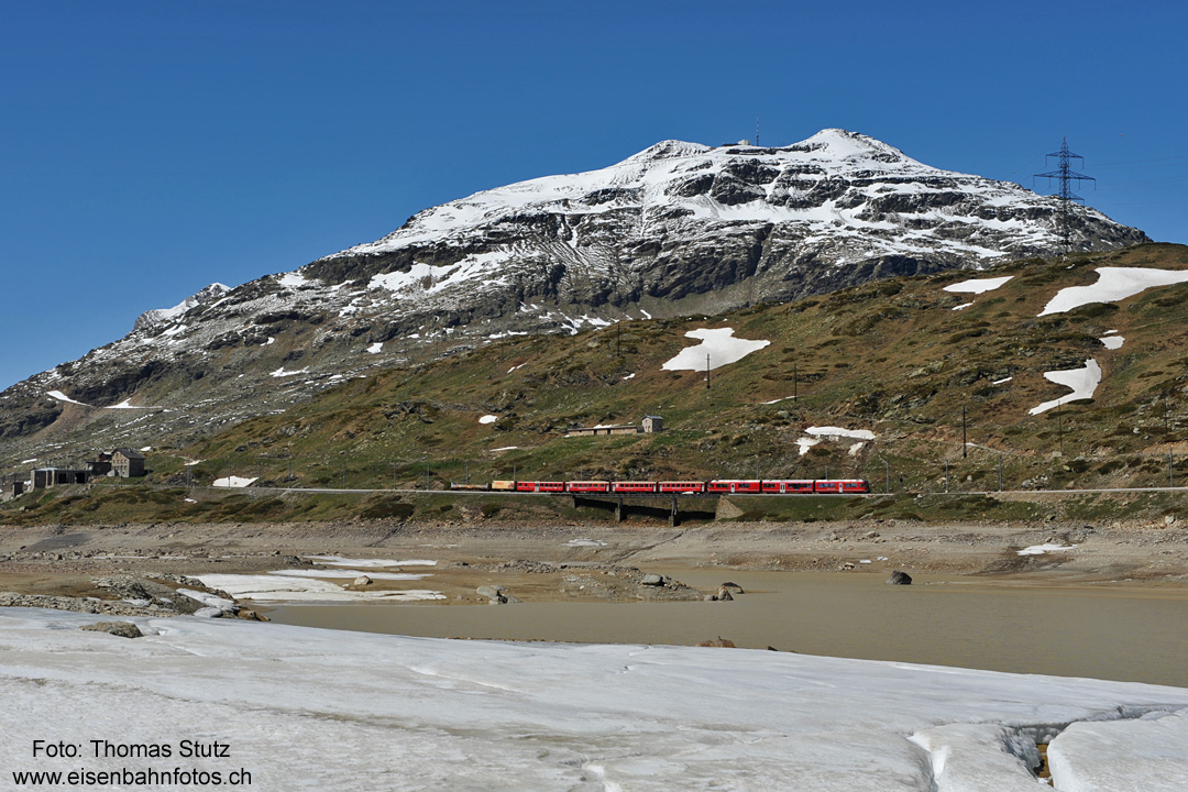 Regio mit Güterwagen
