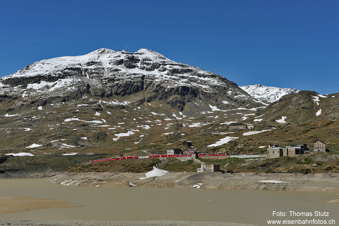 Bernina-Express-Kreuzung
