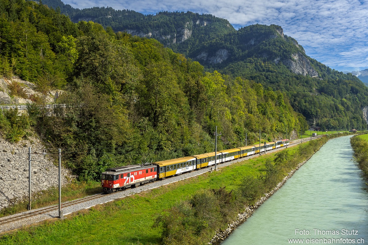 De 110 mit "Golden Pass"-Komposition
