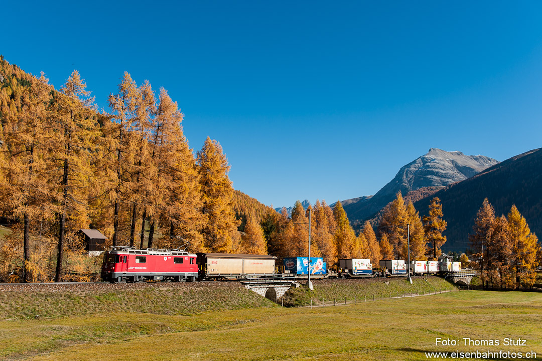 Ge 4/4 II mit Güterzug
