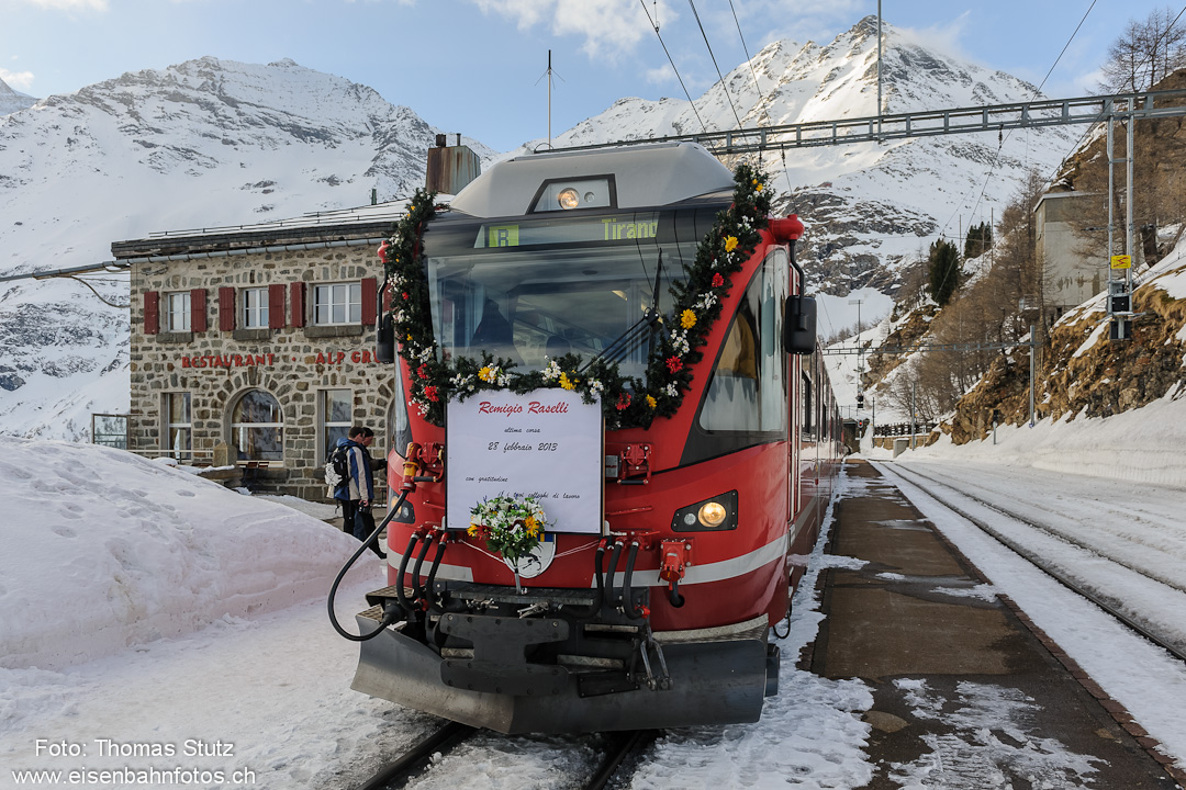 dekorierter Allegra
Zur Pensionierung eines Lokführers (letzte Fahrt) wurde ein Allegra mit Blumenschmuck dekoriert.
