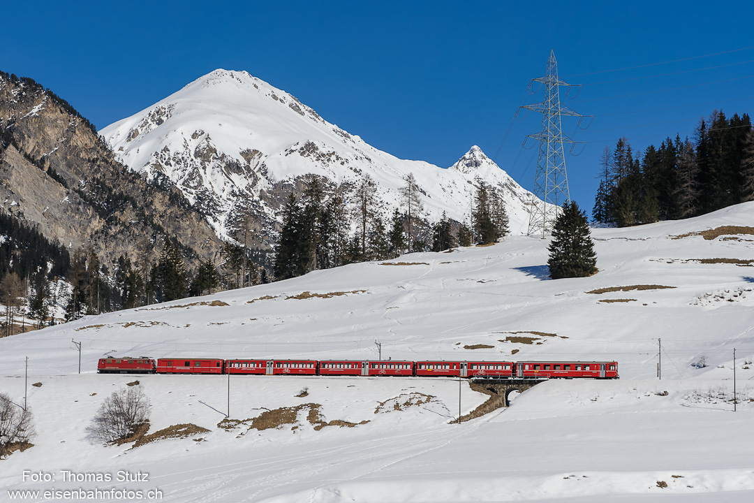 Schlittelzug oberhalb Bergün

