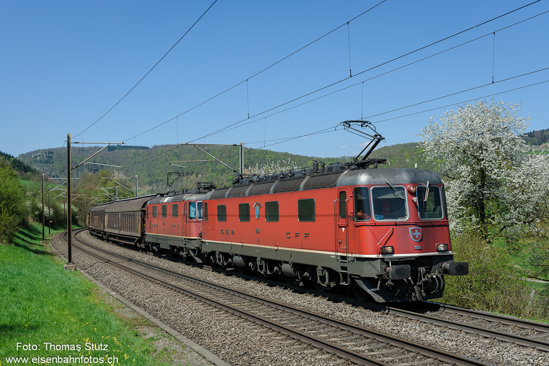 rote Re 6/6 + Re 4/4 II
