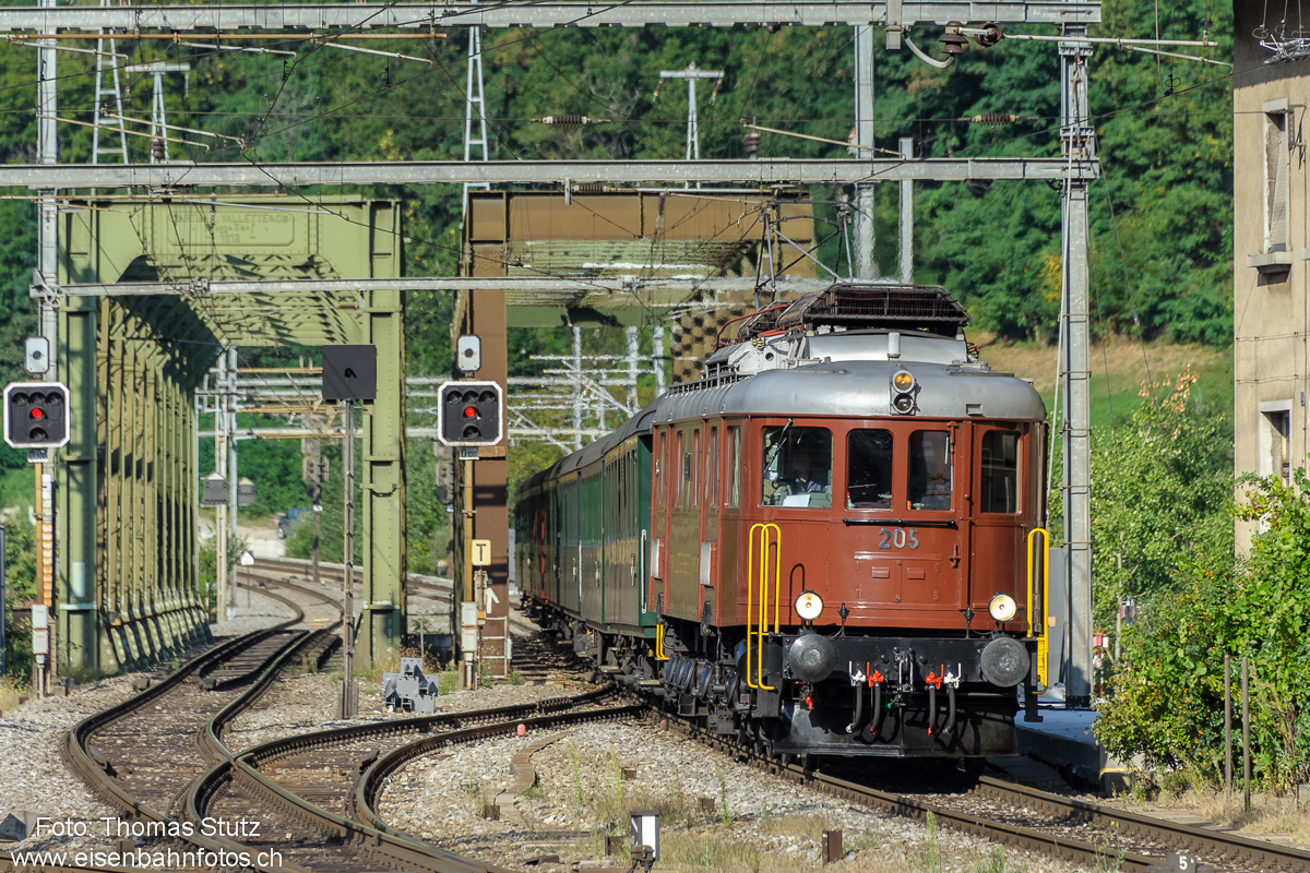 Einfahrt Ae 6/8 in Brig
