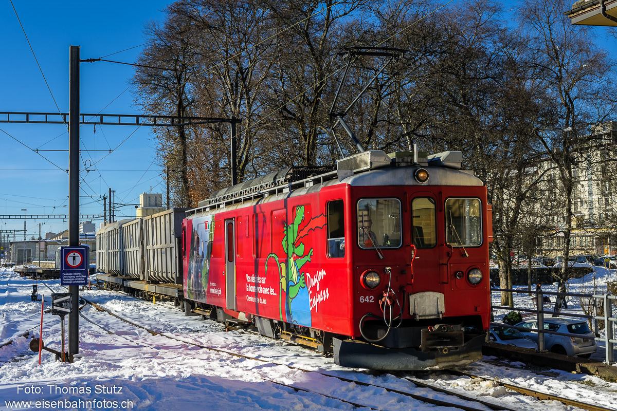 Bef 4/4 mit Kehrichtwagen
