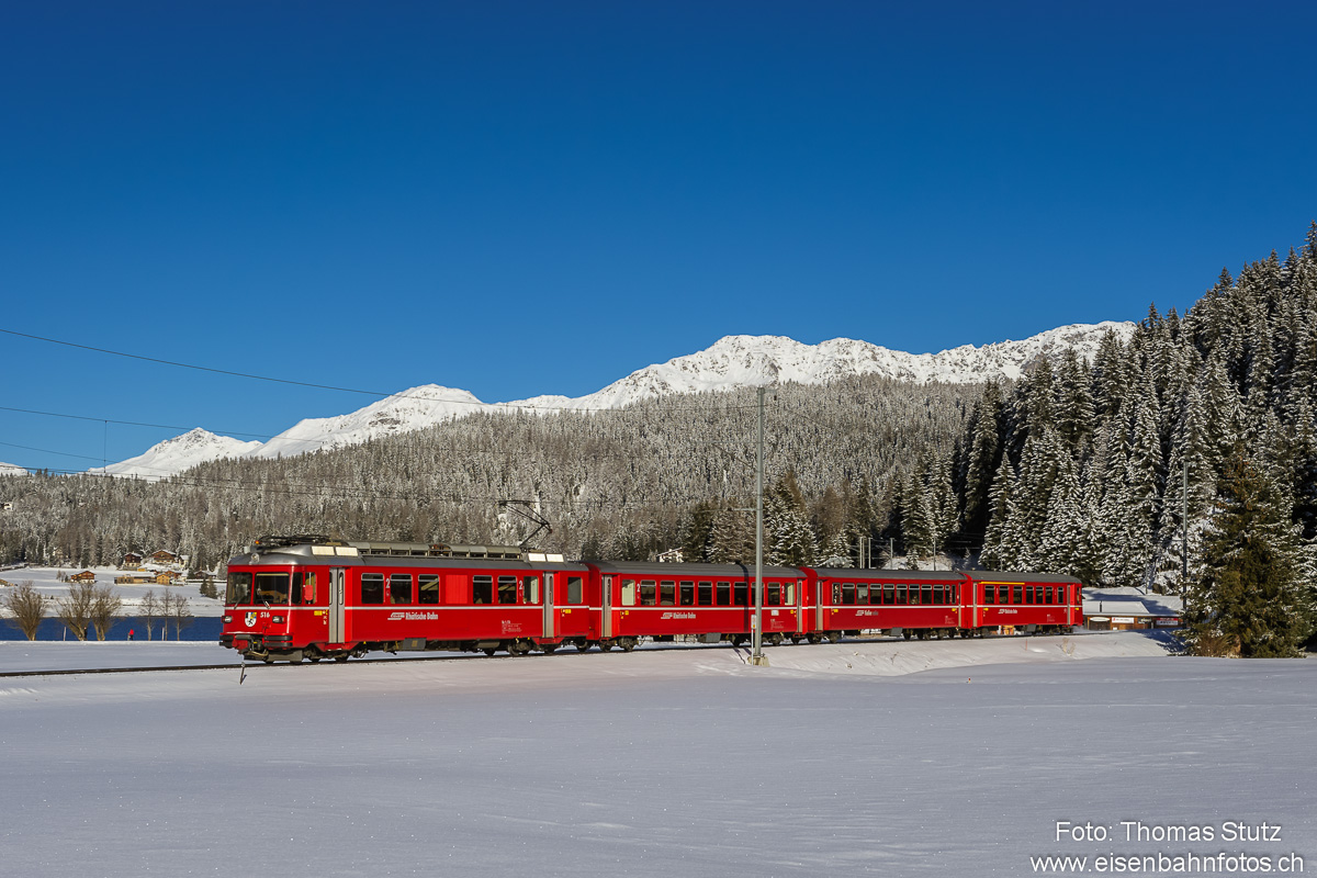 vierteiliger Sportzug
