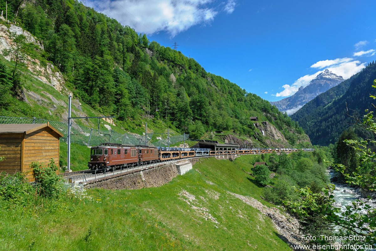 BLS Re 4/4 mit Autozug
