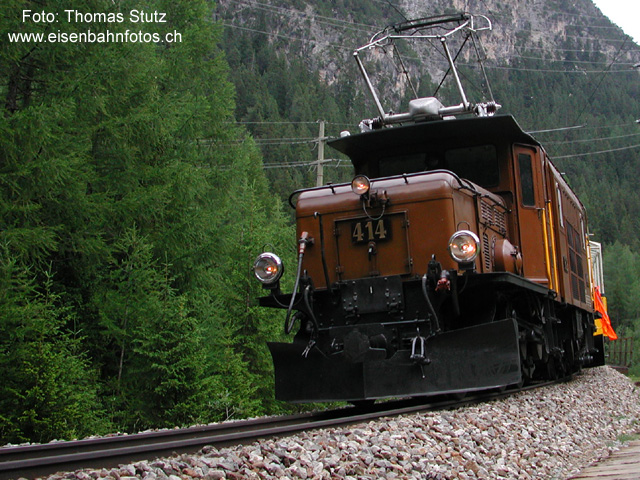 Krokodil in Grossaufnahme
Der Extrazug mit der Live-Musik kehrt wieder zurück von Preda nach Bergün/Bravuogn und verlässt soeben den Viadukt Albula III.
