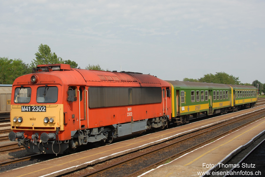 MAV-Lok mit GySEV-Wagen
