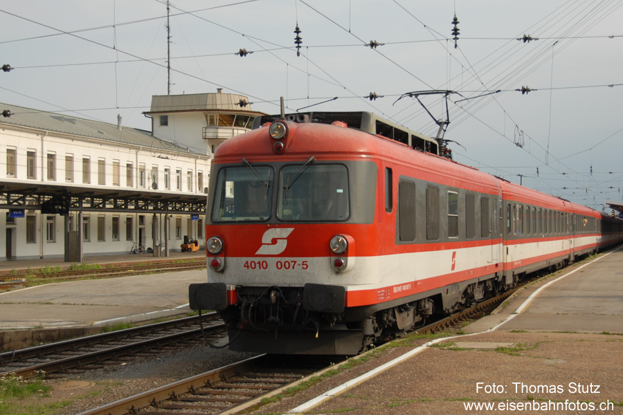 IC nach Innsbruck und Linz
Ausfahrt des IC 610 Graz - Selzthal - Innsbruck (bzw. IC 600 Graz - Selzthal - Linz).
