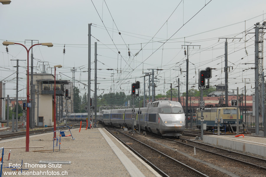 Einfahrt TGV-R
Bereits fahren ab Strasbourg TGV-R nach Paris-Est, vorläufig allerdings noch via Nancy und mit einer Fahrzeit von über 4 Stunden.
