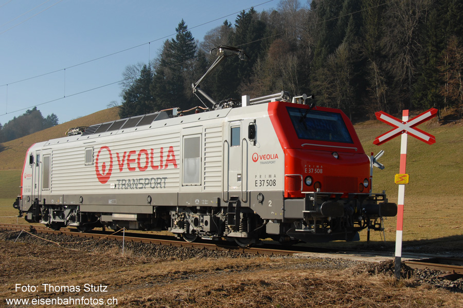 Fahrt zur Messstelle
Nachdem die Messungen bei der SNCF-Lok beendet sind, fährt die Veolia-Lok zur Messstelle.
