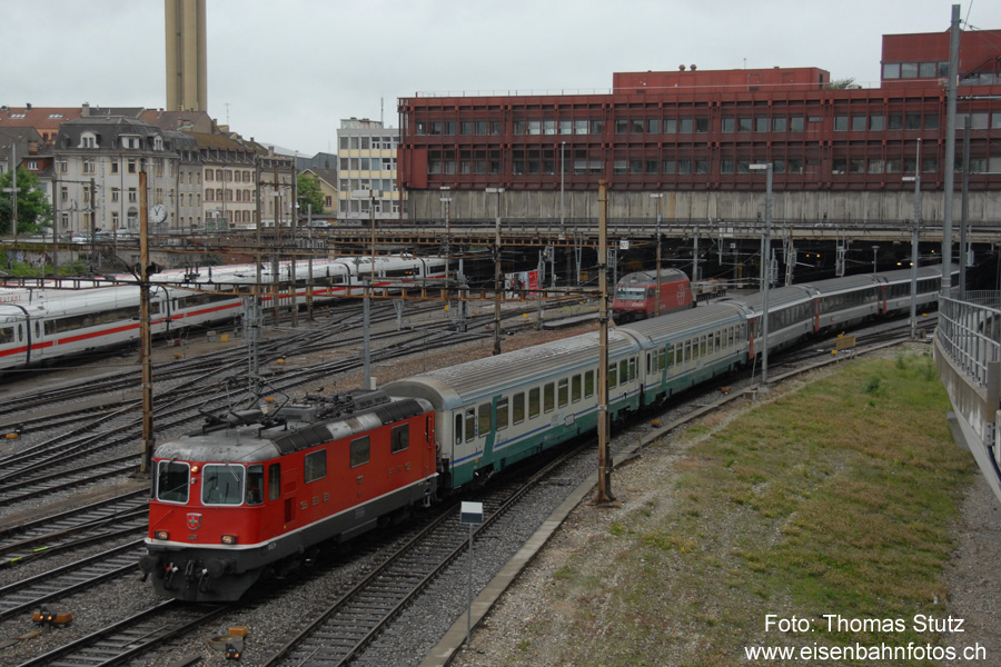FS-Verstärkungswagen
Diverse EC von/nach Milano wurden mit FS-Wagen verstärkt.
