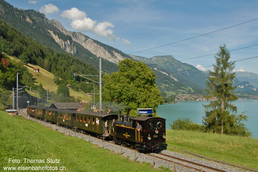 Dampfzug mit Brienzersee
