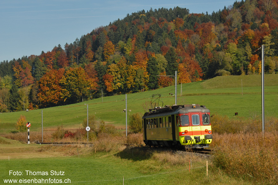 RBe 4/4 mit Seetal-Warnstreifen
