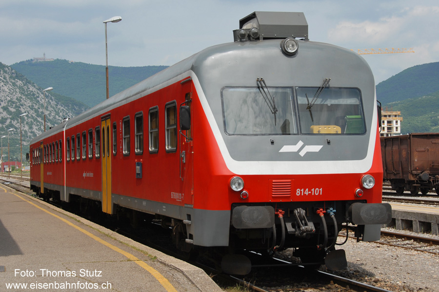 Reihe 813/814
Eines der wenigen Fahrzeuge im Regionalverkehr, das nicht (komplett) versprayt ist.
