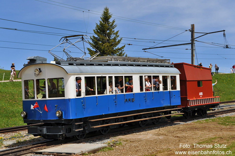 Motorwagen 7 mit Fahrleitungswagen
