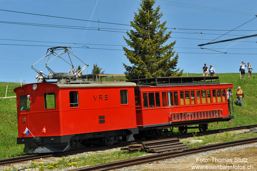 Güterlok mit Fahrleitungswagen
