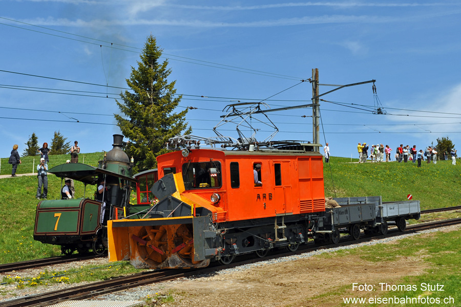 Dampflok 7 mit Schneeschleuder-Lok 8
