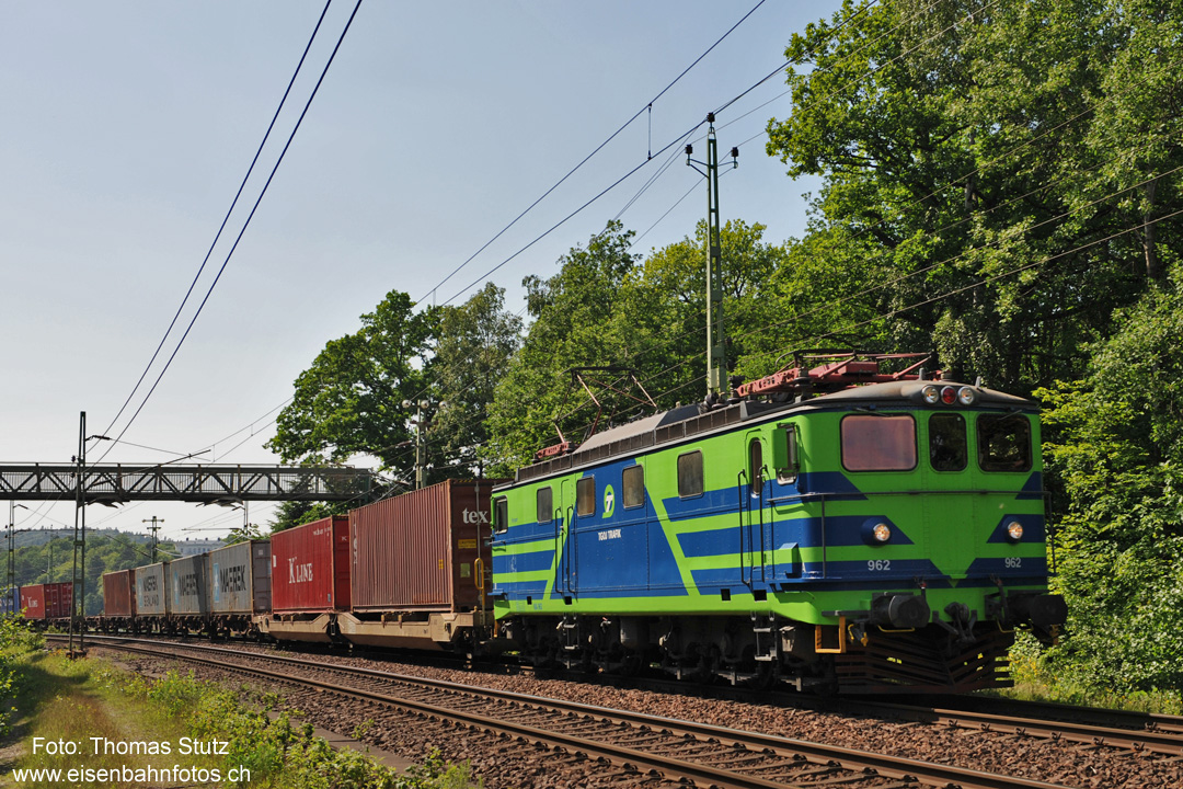 TGOJ Trafik mit Containerzug

