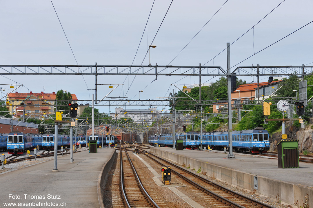 grosser Schmalspurbahnhof
Ab dem Bahnhof Stockholms östra bestehen 3 Schmalspurlinien nach Kårsta, Österskär und Näsbypark mit einer Spurweite von 891mm.
