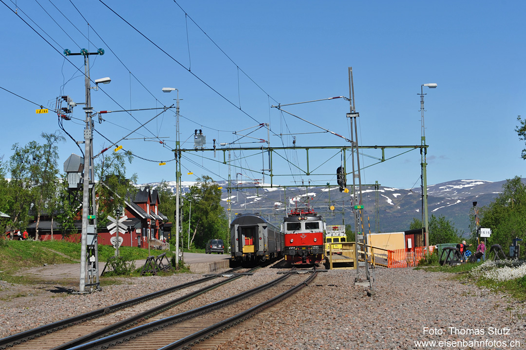 Kreuzung der beiden Reisezüge

