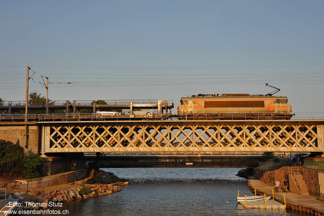 BB 22200 mit Autozug
