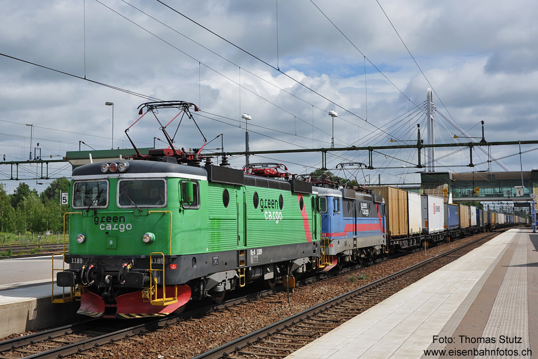 grün-blaue Doppeltraktion
