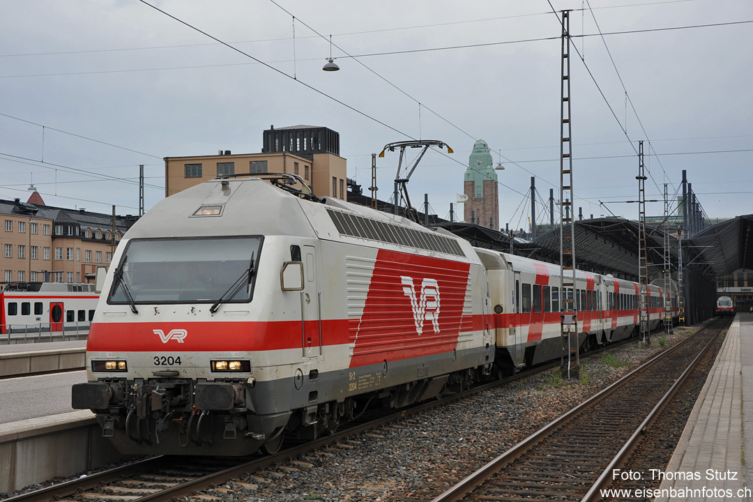 Sr2 mit IC 73 nach Kuopio
Die IC verkehren jeweils gemischt mit einstöckigen und doppelstöckigen Wagen und führen einen (einstöckigen) Speisewagen.
Daneben gibt es auch IC2, die ausschliesslich aus Doppelstockwagen verkehren (ohne Speisewagen).
