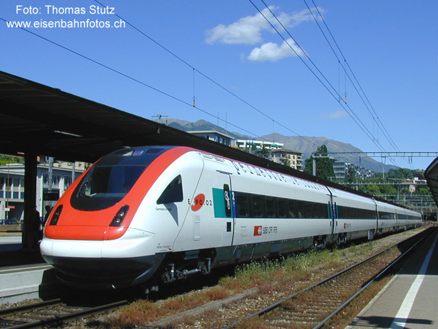 ICN in Lugano
Vor dem fahrplanmässigen Einsatz auf der Jurasüdfusslinie werden die ICN vorallem für Test- und Publikumsfahrten eingesetzt. Hier bei einem von diversen Ausflügen ins Tessin.
